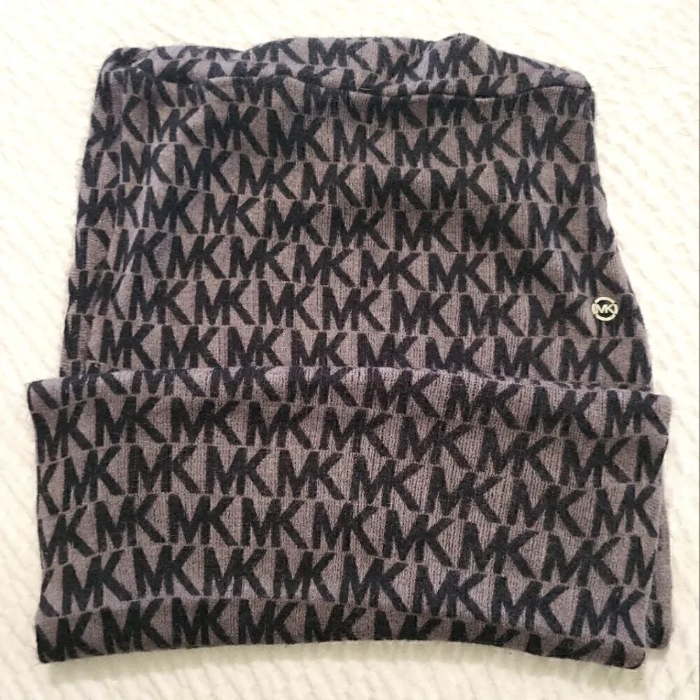 MICHAEL KORS Black/Gray MK Logo Monogram Large Infinity Scarf MSRP $88 60